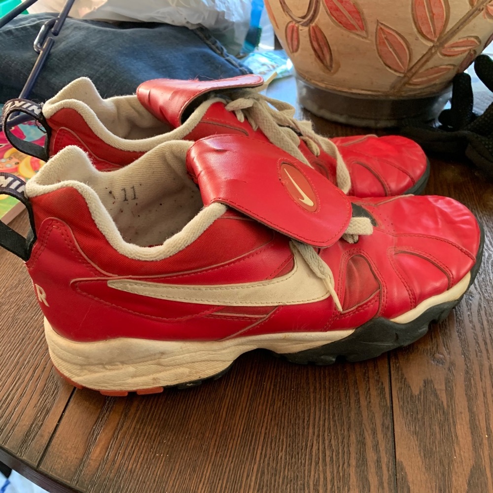 Vtg Nike air diamond turf baseball shoes